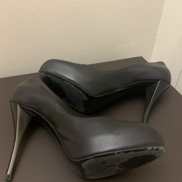 Pierre Hardy Patent Leather Round-Toe Pumps - Picture 3 of 6